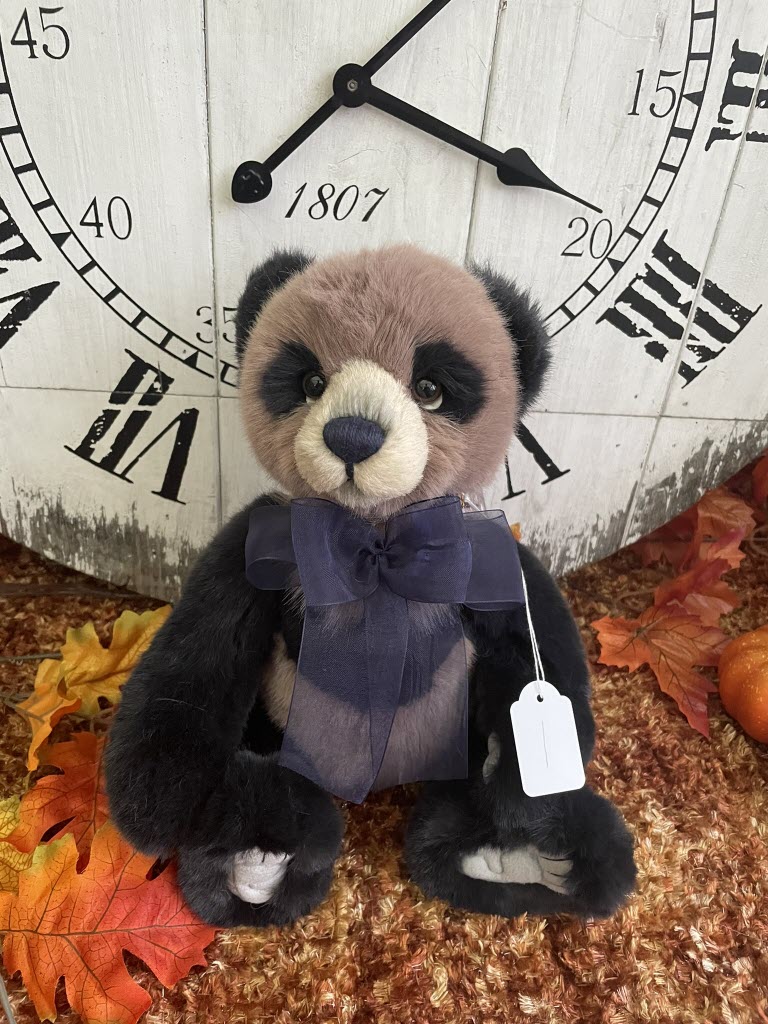 2024 Charlie Bears Chess, Plumo Collection, 33cm. | CB242443C | CB242443C
